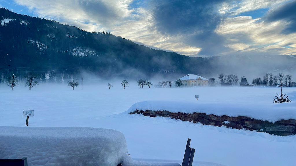 Chalet Murau Bellevue uitzicht winter mist 1024